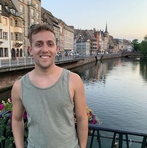 Meet your Posher, Max